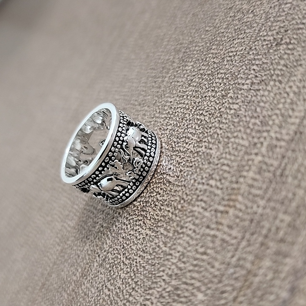 BM Elephant band ring